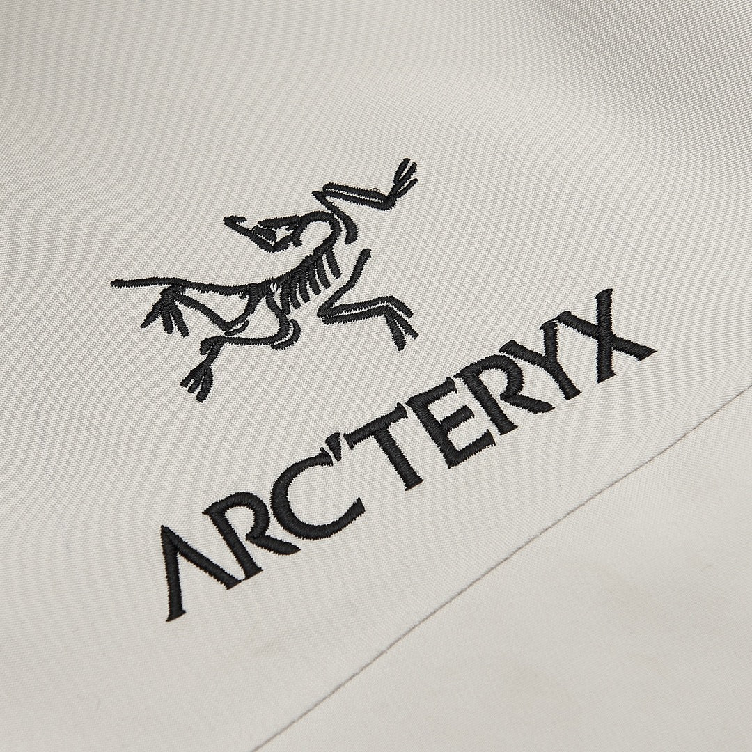 Arc'teryx Alpha SV Series Men's Hooded Waterproof Outdoor Jacket in "White Bone"